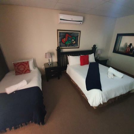 Leach Lodge Kuruman Exterior photo