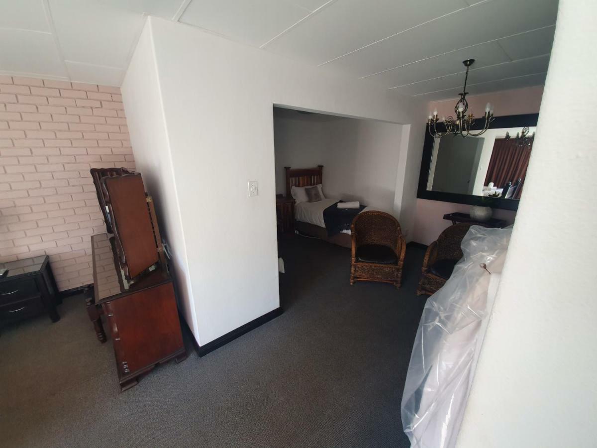 Leach Lodge Kuruman Exterior photo