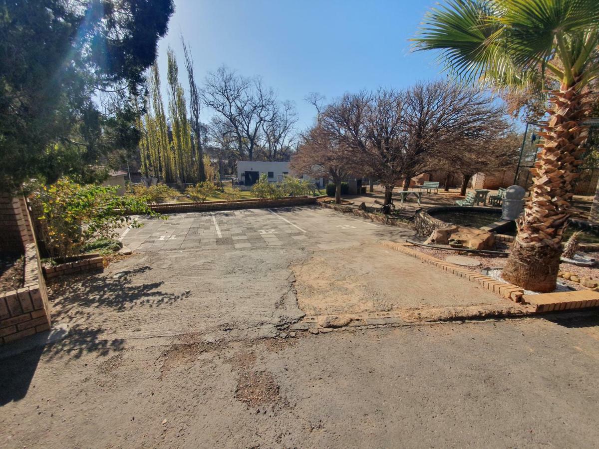 Leach Lodge Kuruman Exterior photo