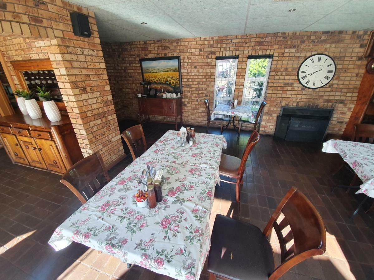 Leach Lodge Kuruman Exterior photo
